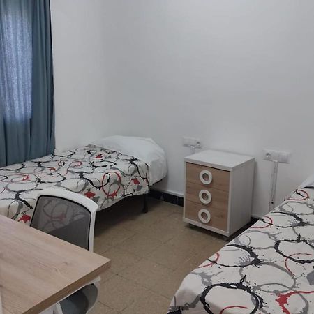 Hostal Ideal Gava Gavà Exterior foto