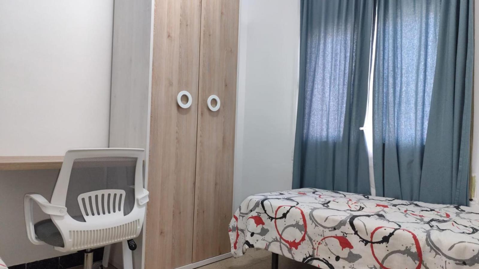 Hostal Ideal Gava Gavà Exterior foto